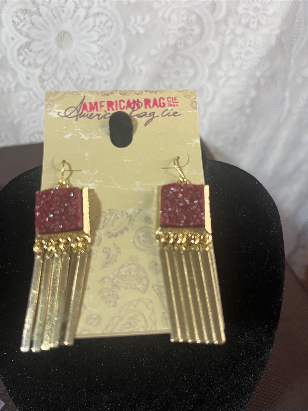 😻5for$15😻American Rag Gold and Burgundy Dangle Fringe Earrings NWT